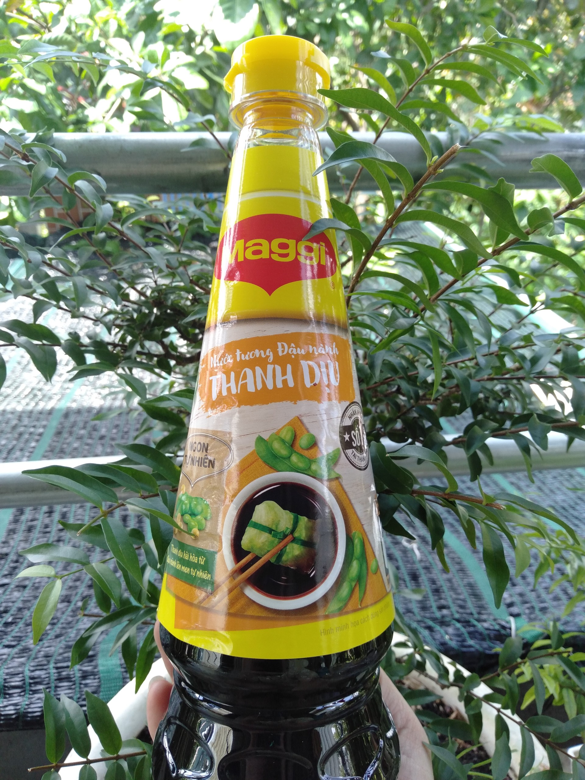 - nước tương maggi - nước tương đậu nành maggi 700ml