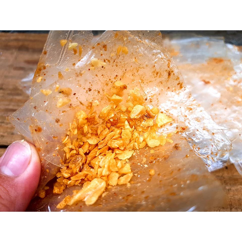Bánh tráng phơi sương muối nhuyễn tỏi tắc