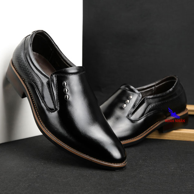  Giày Tây nam da bò mẫu mới nhất năm Giày lười công sở Cổ điển Giày Da Doanh Nhân Đơn Giản Giày cưới dự tiệc Giày lười không dây Giày Tây Giày Công Sở Giày  hàng hiệu cao cấp giá rẻ sang trọng L-19 màu đen 