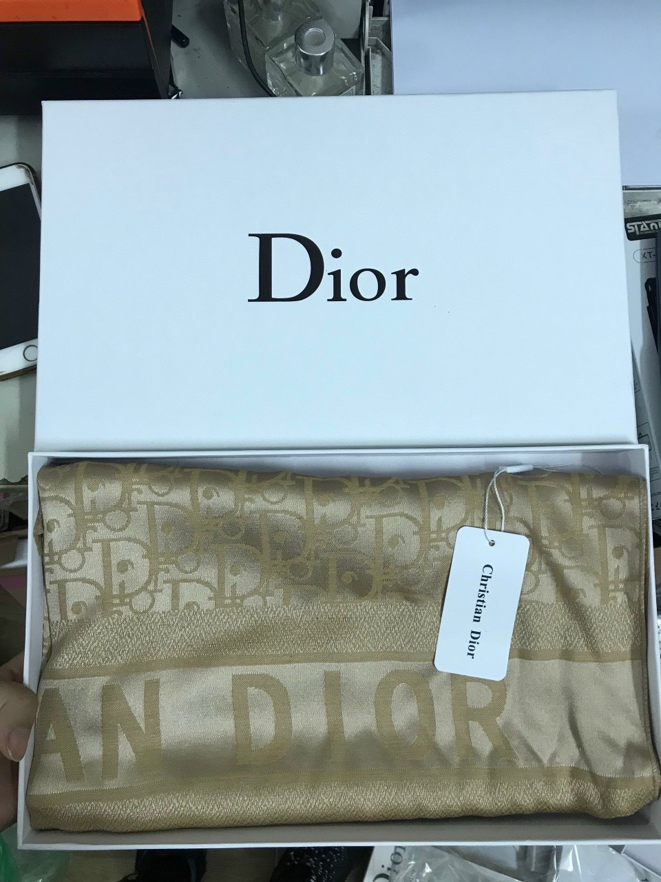 Khăn choàng đior hộp đẹp sang trọng