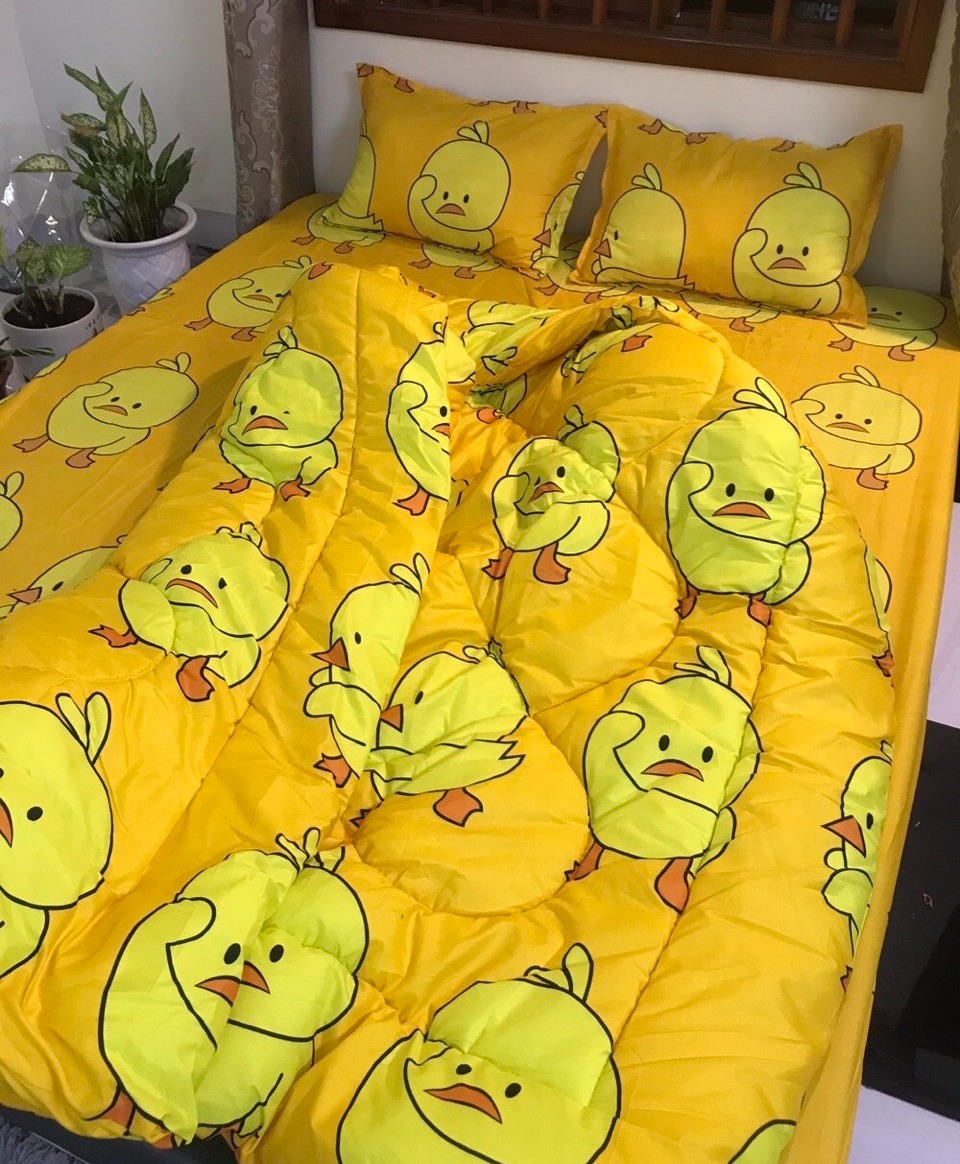 BỘ CHĂN GA GỐI CHẦN PHAO VỊT VÀNG + TẶNG VỎ ÔM