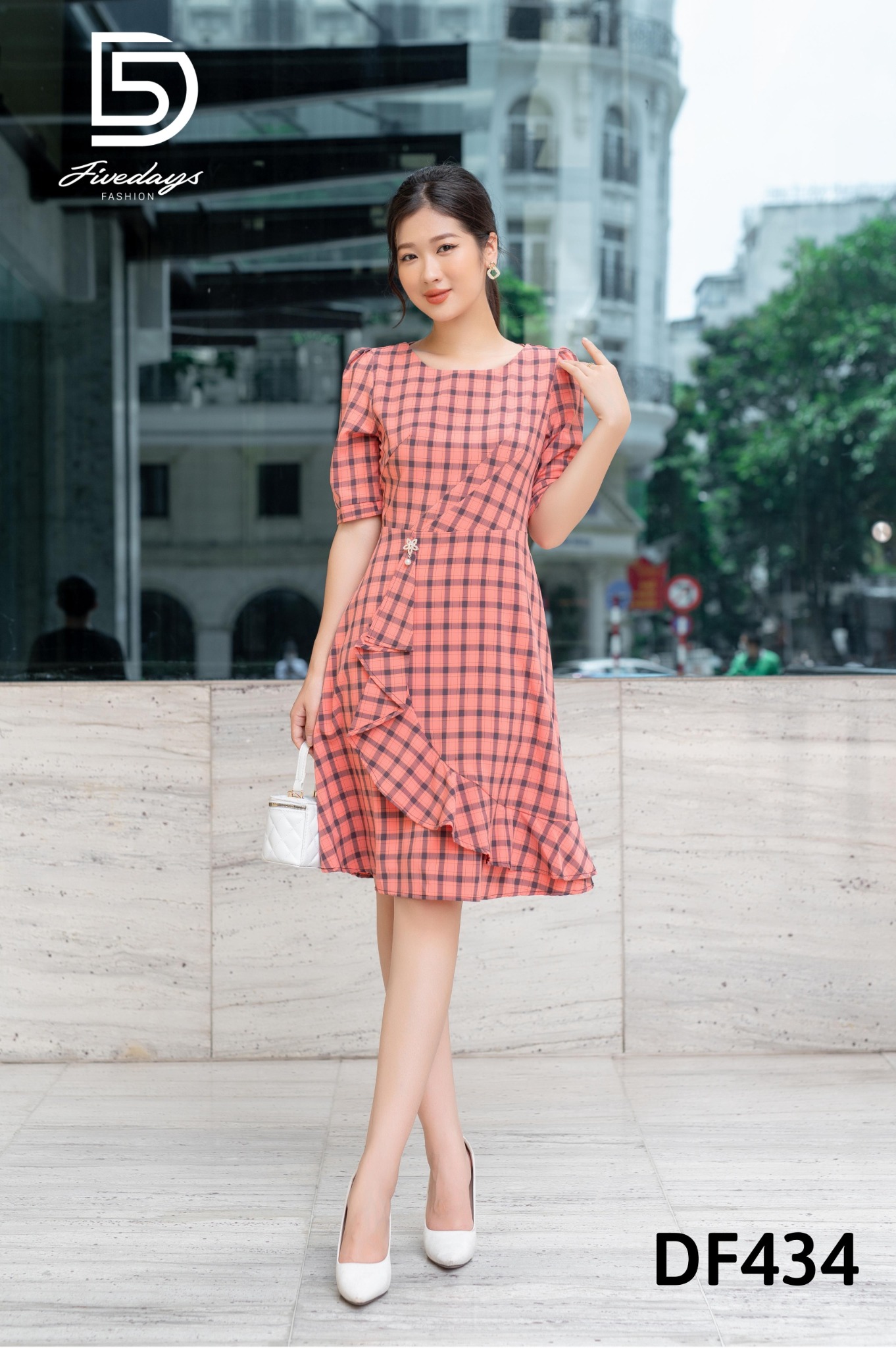 Fivedays - Đầm kẻ bèo thân trước