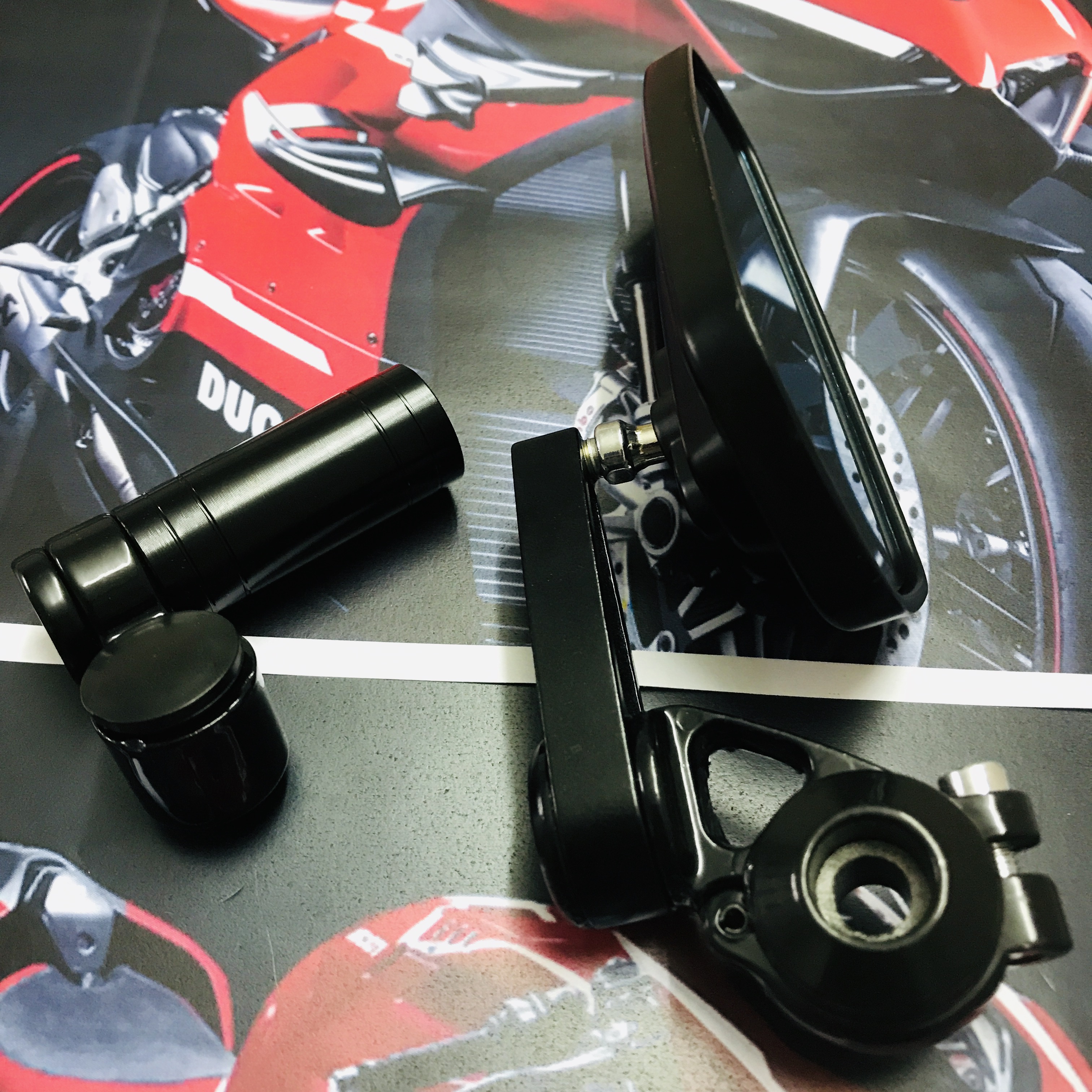 Gương gù crg kiếng chiếu hậu gắn chân gương xe máy cao cấp (màu đen bên trái), XEHAY 68