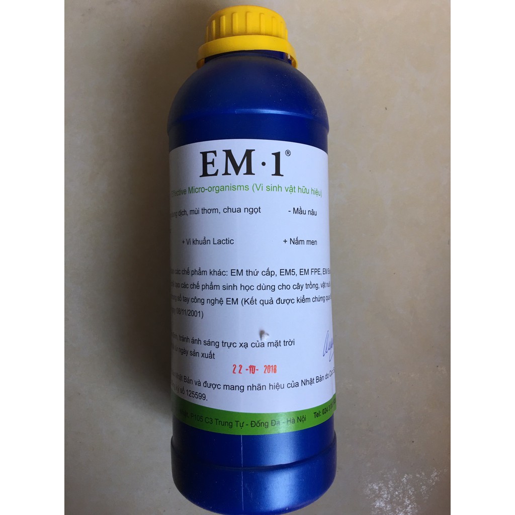 Chế phẩm EM gốc (EM1) chai 1L chứa hàng tỷ vi sinh vật có lợi dùng ủ phân, xử lý mùi hôi, làm đệm lót, thức ăn chăn nuôi