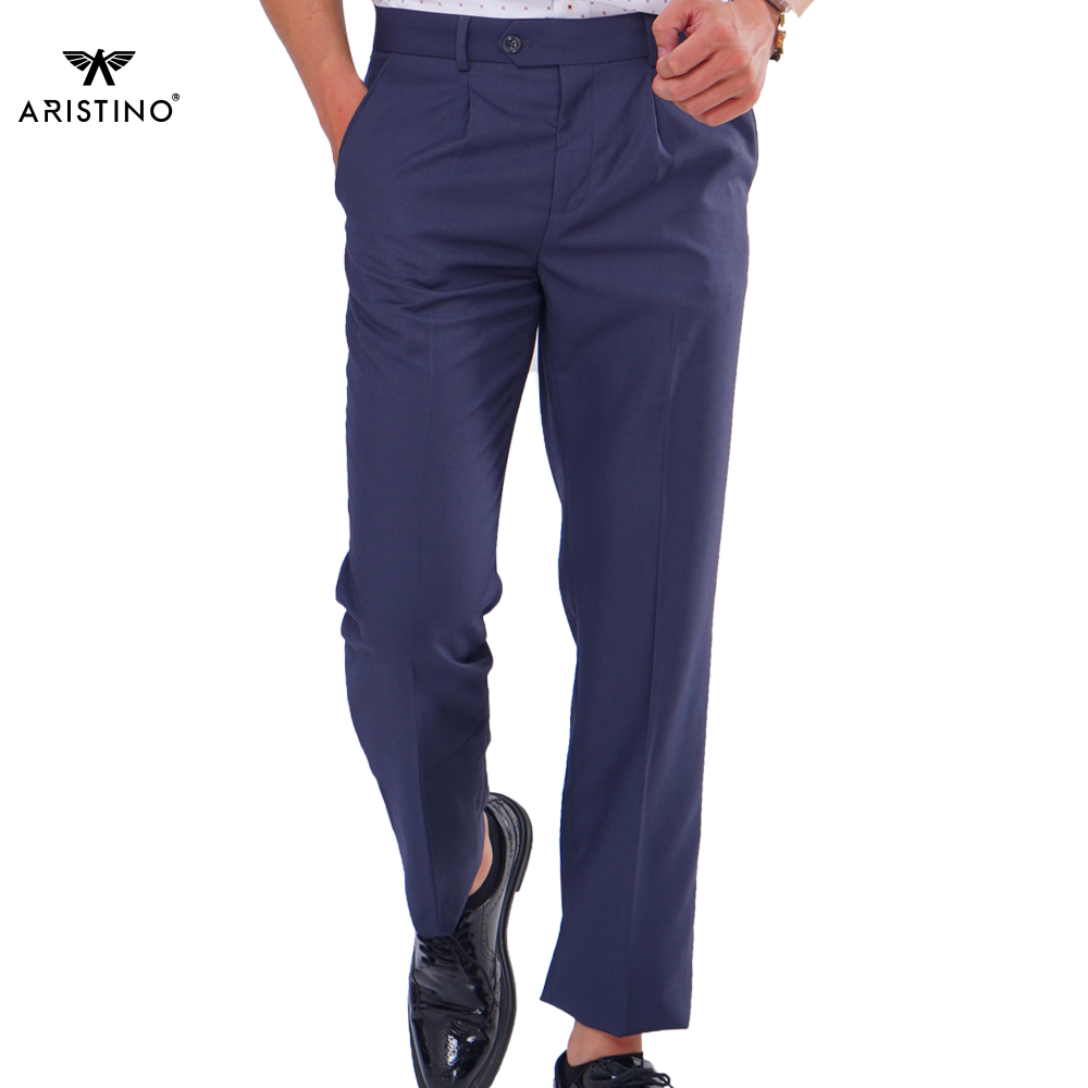 Quần âu nam ARISTINO thiết kế chỉn chu với nếp ly vĩnh viễn, chất liệu Polyester và Rayon cho quần có độ cứng cáp và đứng dáng vừa đủ - ATR01907