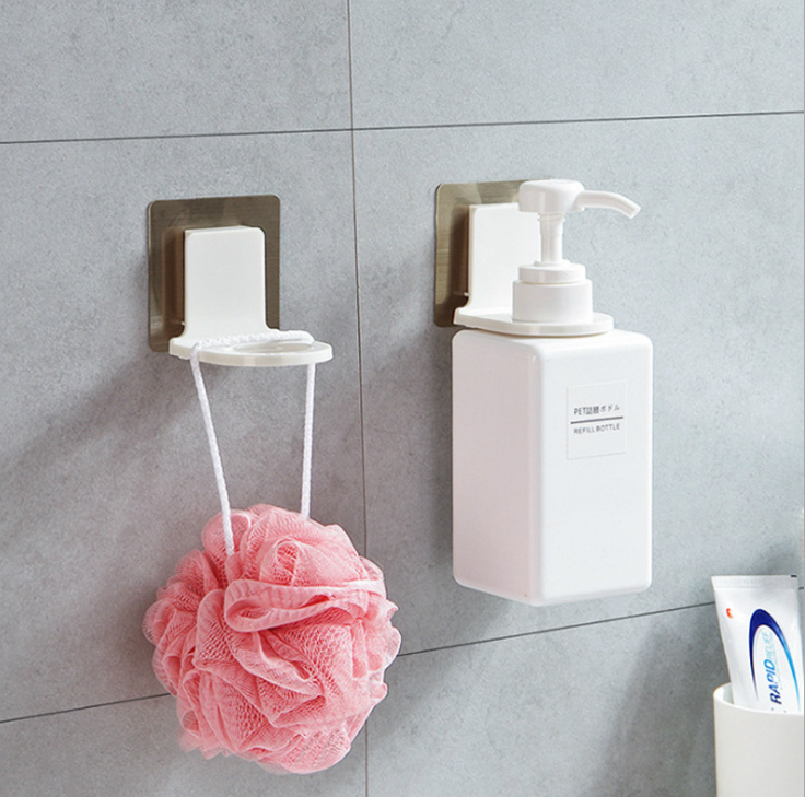 Móc treo dầu gội sữa tắm dán tường móc treo cổ chai nước rửa tay có miếng dán tường chịu lực tiện lợi