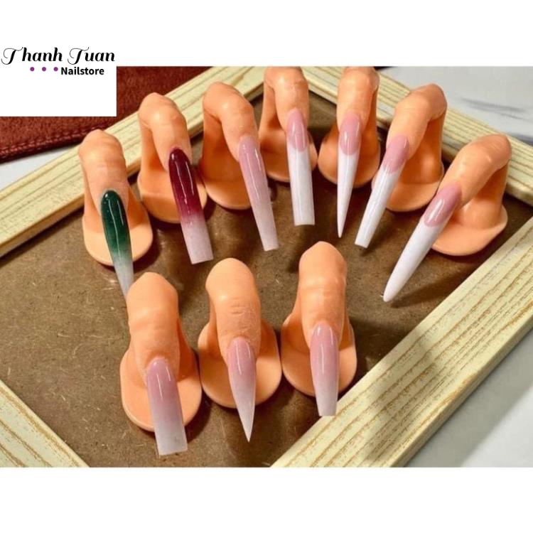 Bạn muốn sở hữu bàn tay nữ tính và quyến rũ hơn không? Hãy khám phá ngón tay giả đắp bột tại hình ảnh liên quan! Điểm qua vài mẹo vặt để có một bàn tay đẹp như ý và trang trí móng tay một cách chuyên nghiệp hơn nữa nhé!