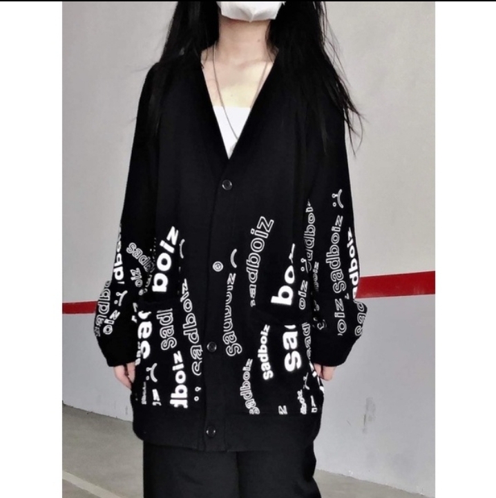 Áo khoác cardigan chữ sadboiz toàn thân, nam nữ mặc đều okela