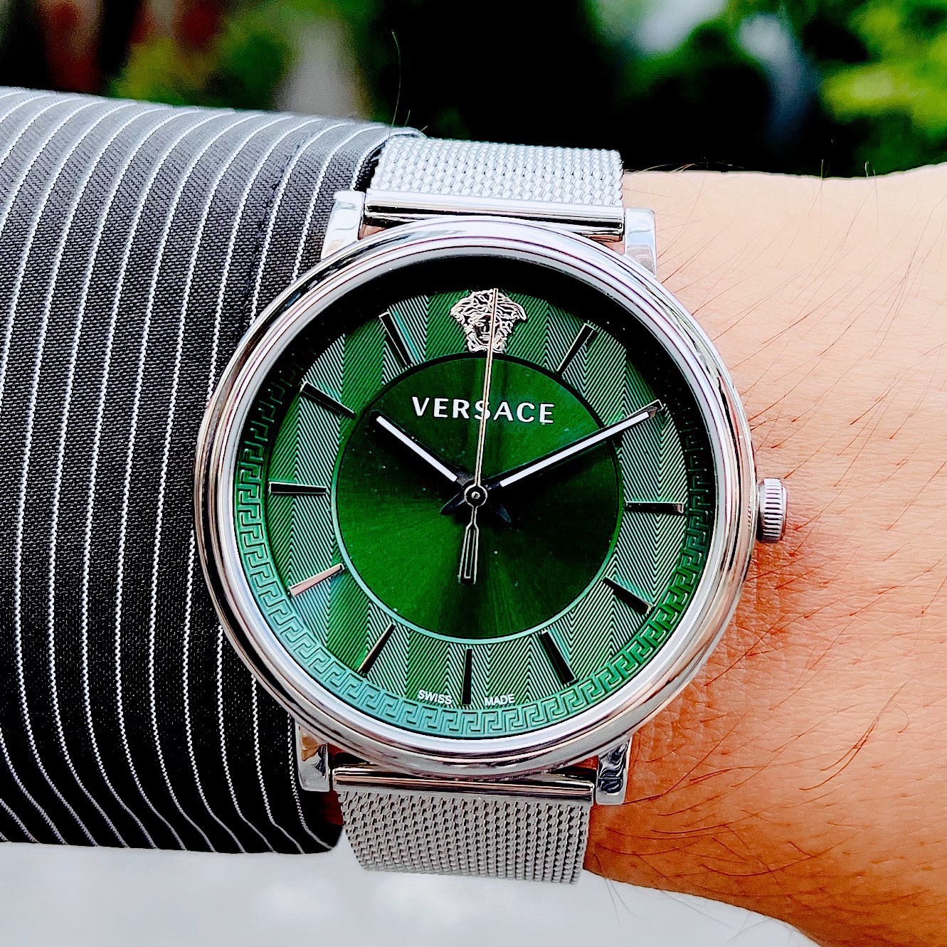 Đồng hồ nam Versace VE5A00620 size 42mm dây mesh kim loại kính sapphire