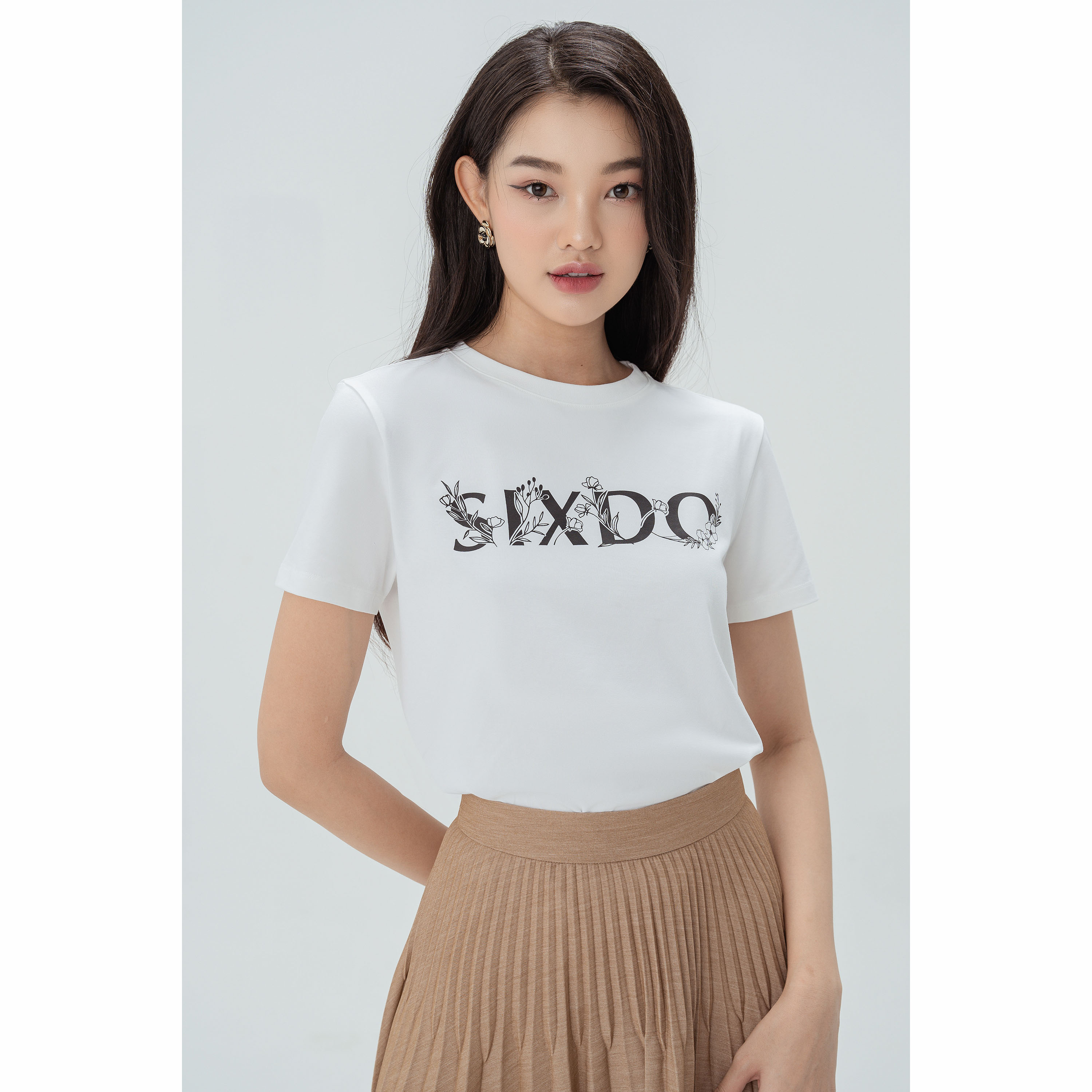 Áo phông nữ họa tiết chữ hoa SIXDO