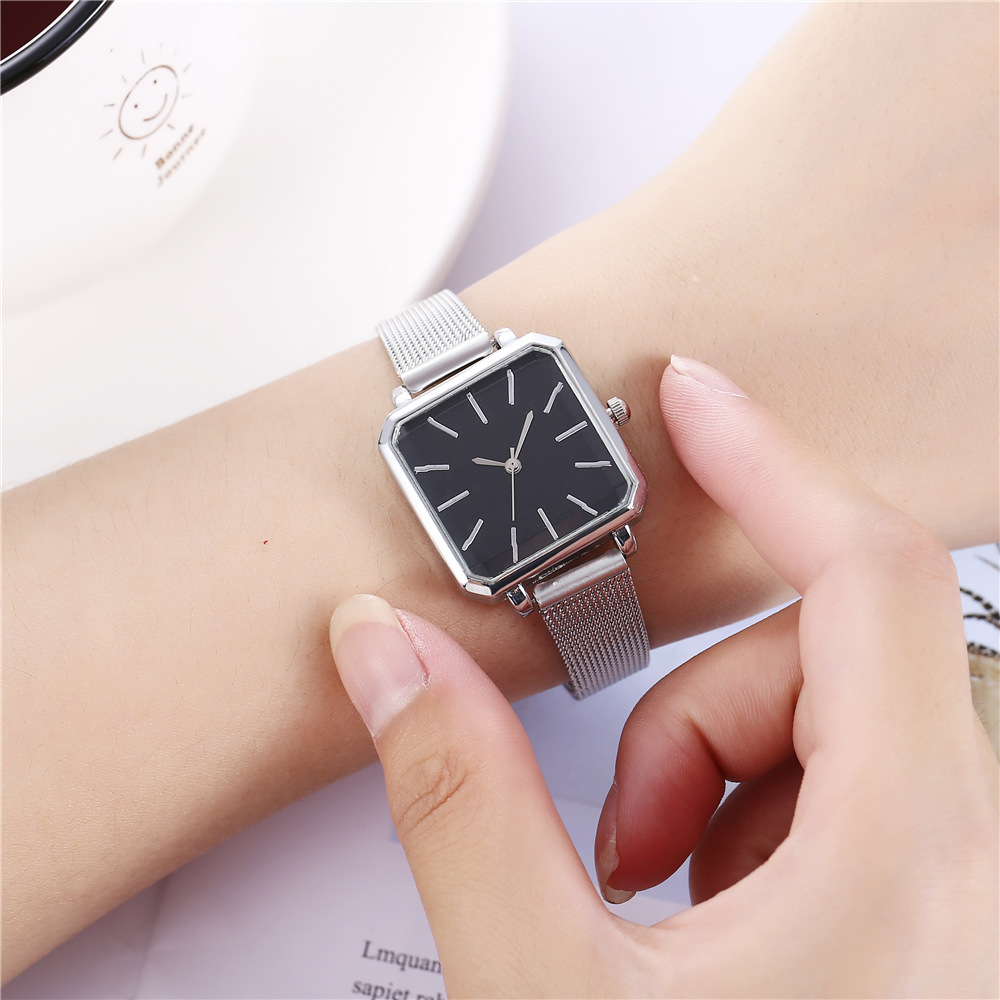[HCM]Đồng hồ nữ mặt vuông DH516 shop Ny Trần chuyên đồng hồ dây kim loại
