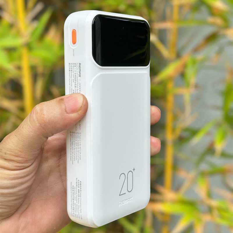 Pin dự phòng 20000mAh Remax RPP-686 sạc cho iphone 15 - tích hợp 2  cổng IN và 4 cổng OUT (màu ngẫu nhiên) Phụ kiện 1986