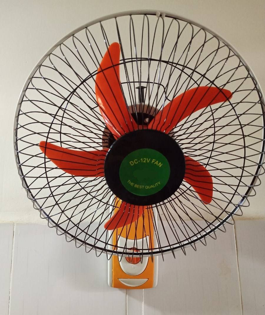 Quạt treo tường b3 12v