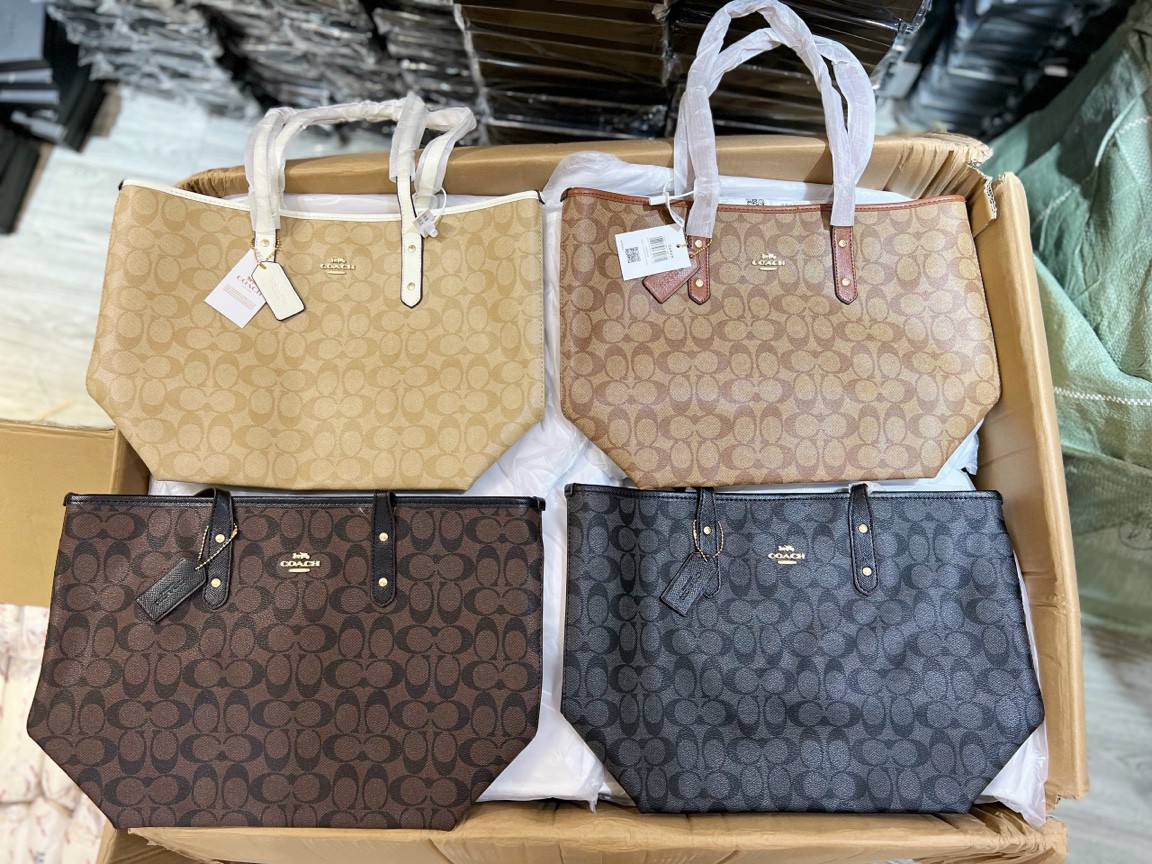 Túi tote co ach size lớn siêu sang có khóa kéo miệng size:tầ 31 -45 cm18cm.