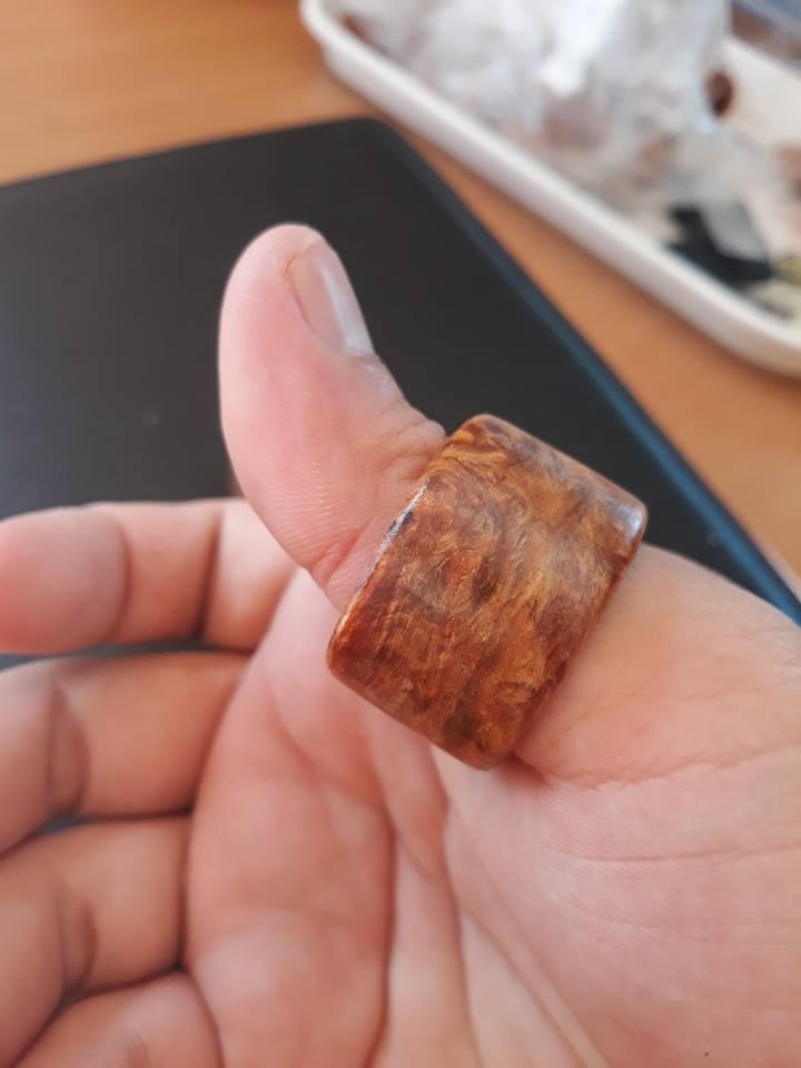 NHẪN CÀN LONG GỖ NU HUYẾT LONG
