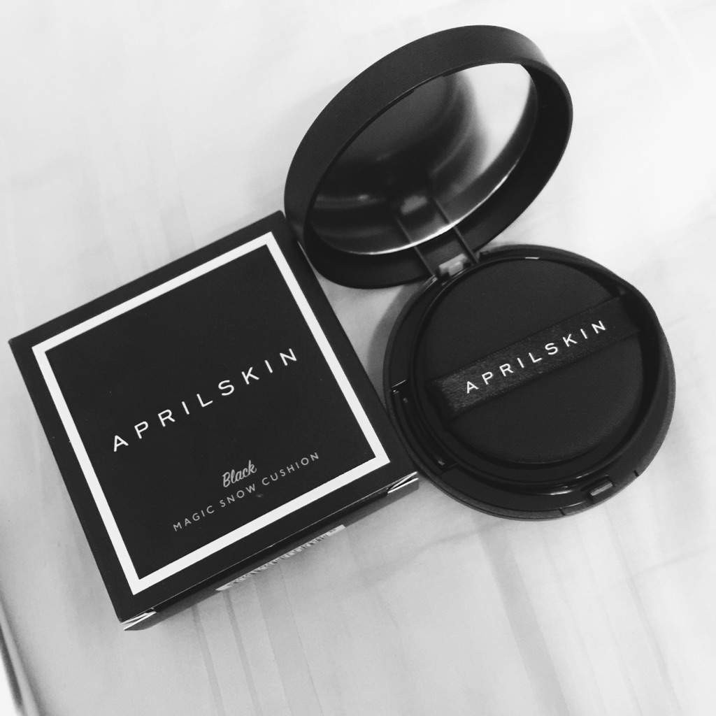 Phấn Nước April Skin Black Magic Snow Cushion xách tay hàn quốc