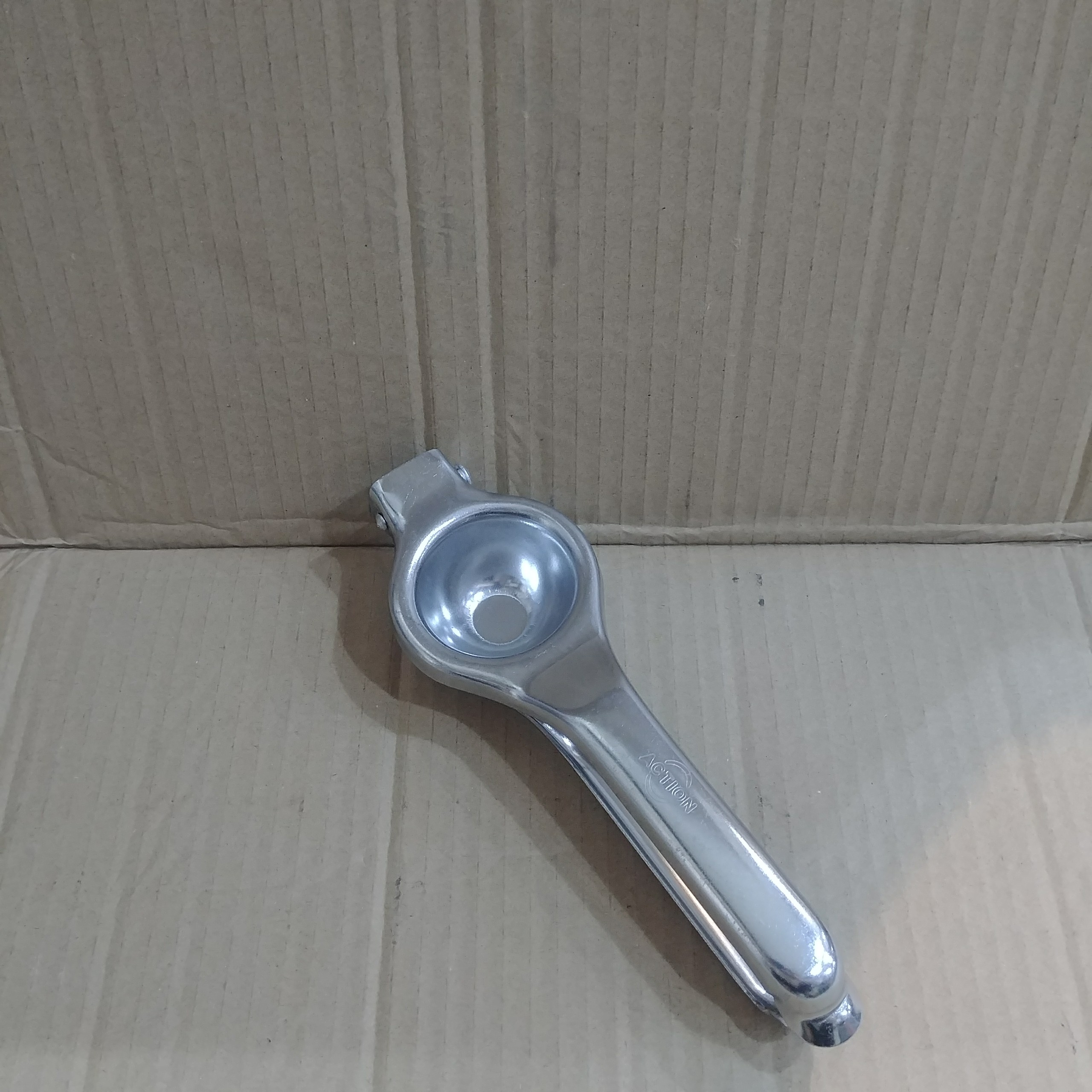 Dụng cụ vắt chanh ép chanh inox size lớn