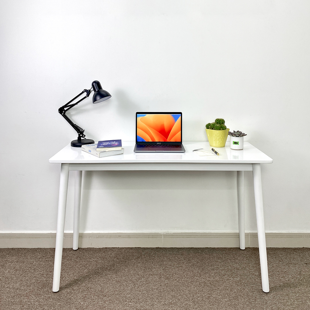 Bàn làm việc sơn màu Trắng mịn cực xịn - Bàn làm việc A Little Decor - Bàn làm việc gỗ tự nhiên chất lượng cao cấp - tiêu chuẩn xuất khẩu