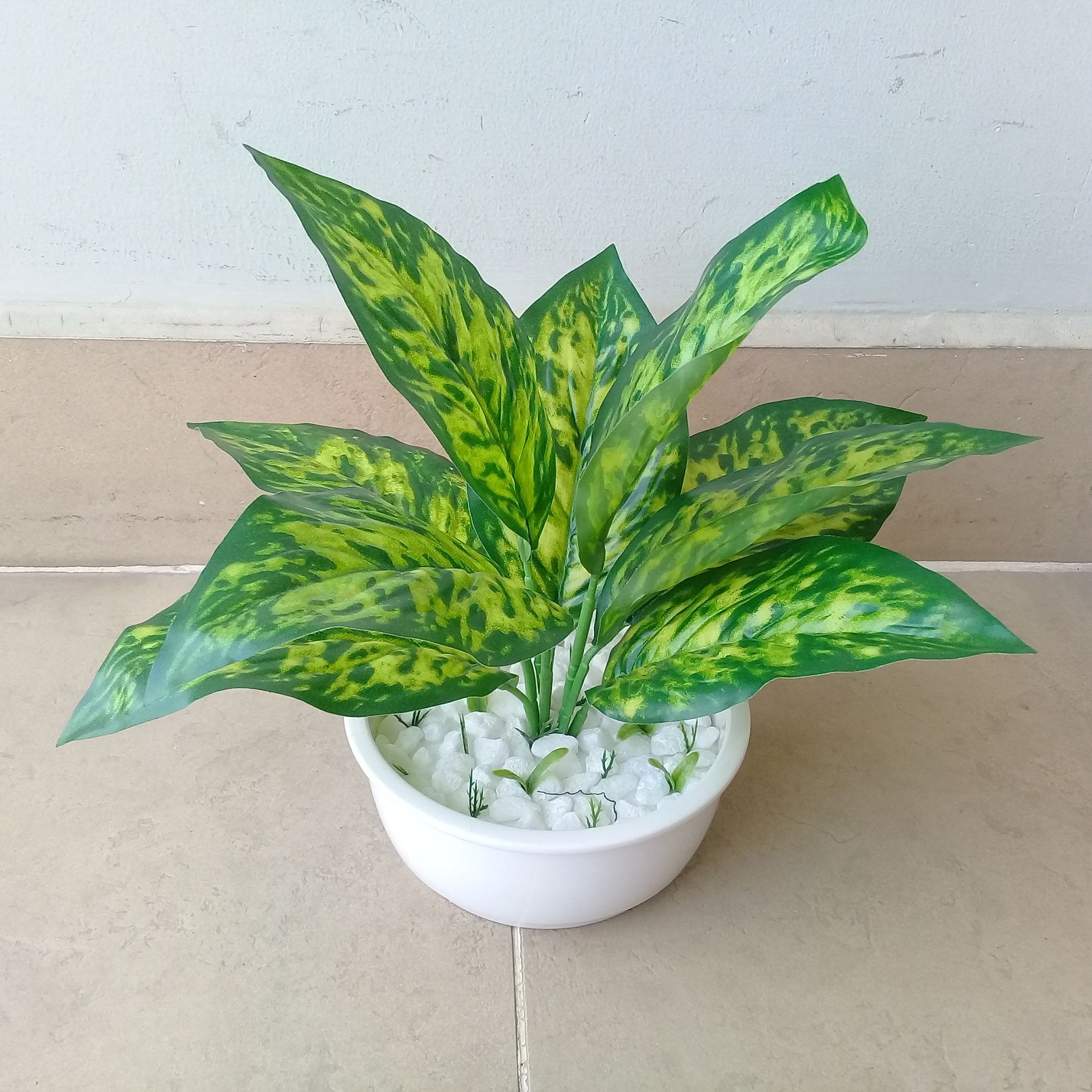 Chậu cây lá giả trang trí xanh mướt cao 23cm tán xoè 32cm