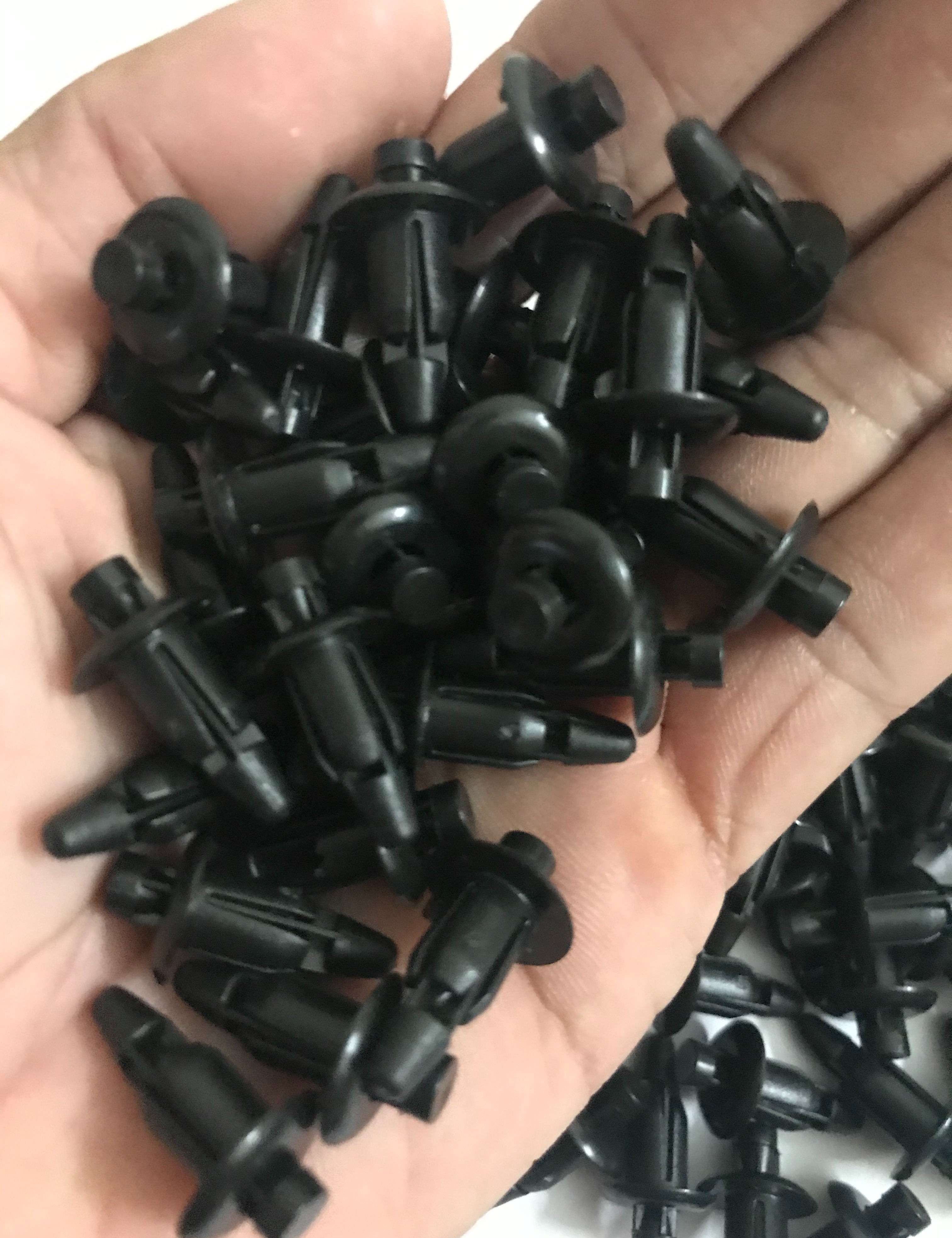 Chốt Nhựa Chốt Bấm 6mm Dàn Áo Xe