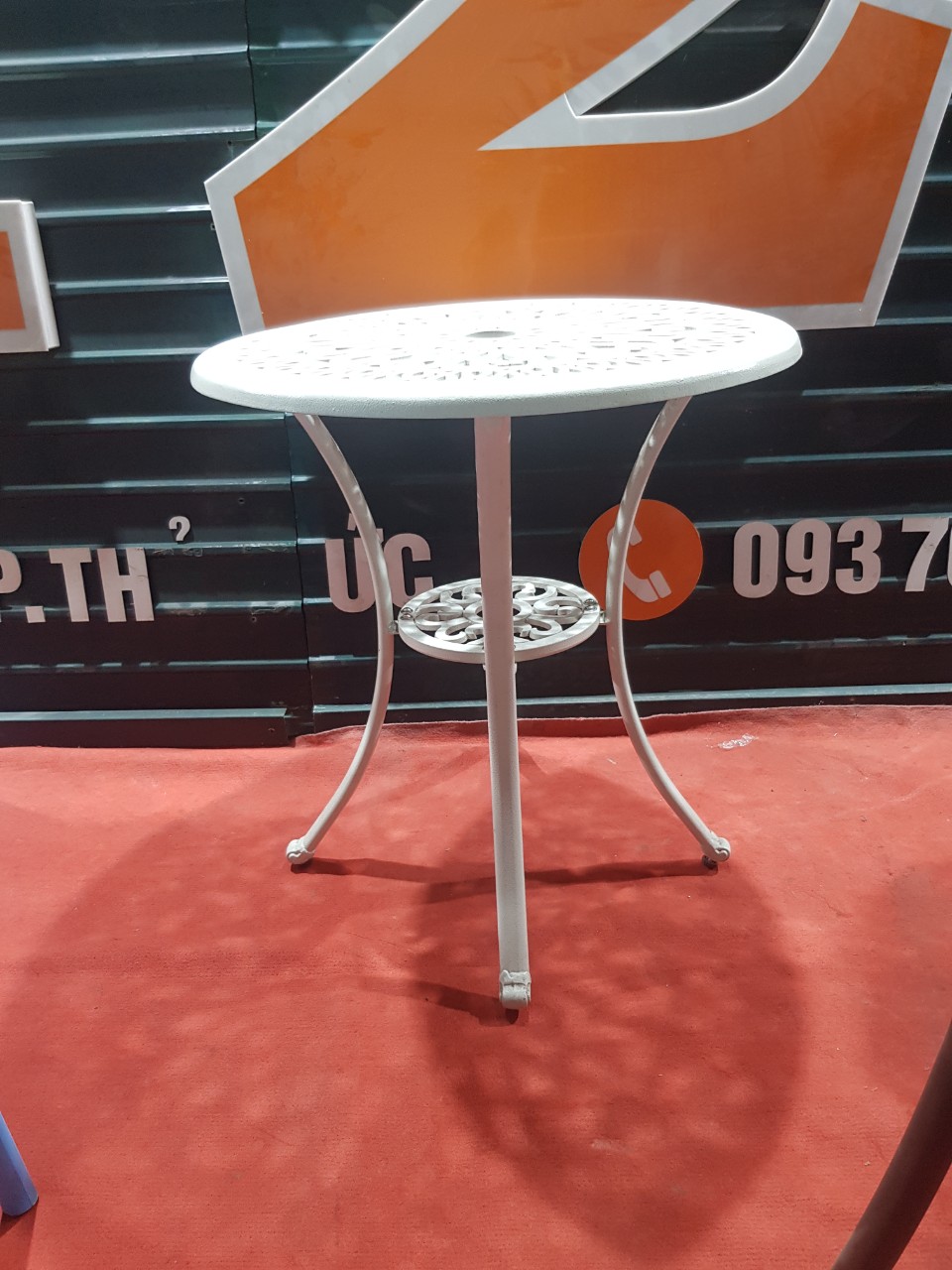 Bàn sân vườn nhôm đúc hình tròn dùng uống trà, cafe, ăn uống ngoài trời cực chill