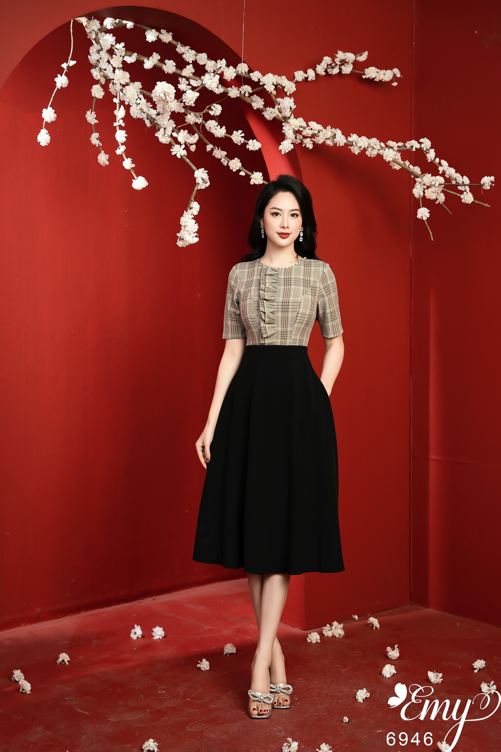 Đầm emy em6946 xoè phối caro