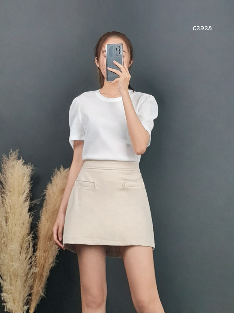 C2967 - Áo thun xốp cổ tròn tay ngắn phồng xẻ lai