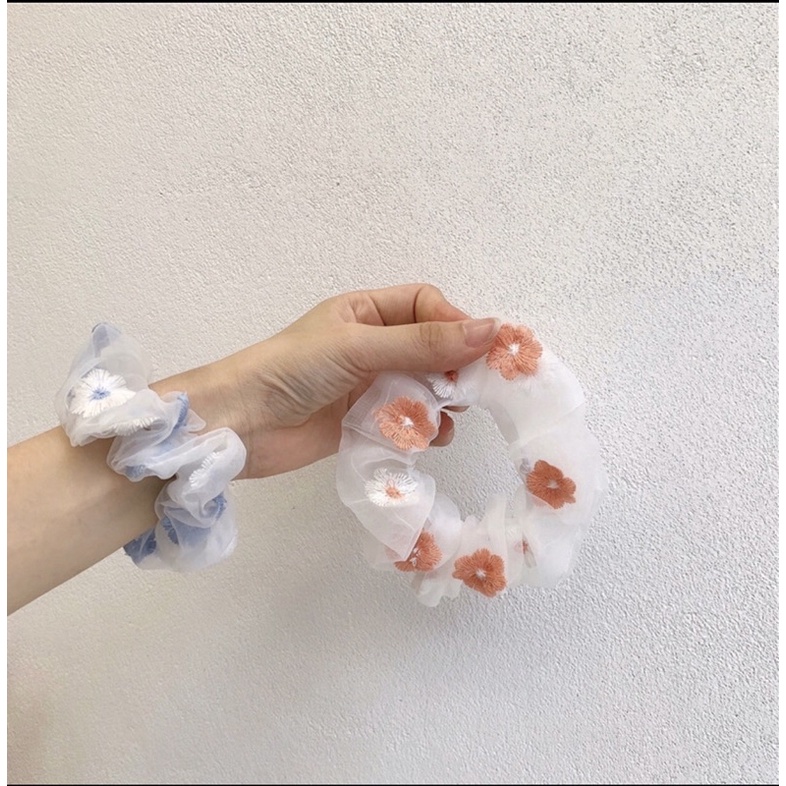 Sản phẩm dây cột tóc Scunchies thêu hoa, dây cột tóc hoa cúc xinh xắn