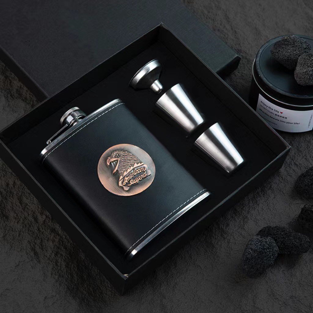 Bộ bình inox đựng rươu 8oz bọc da logo đại bàng 250ml