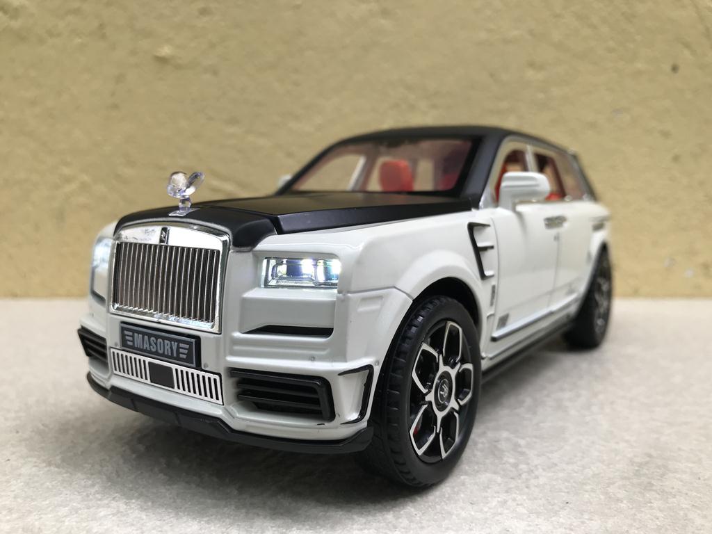 Mô hình xe rolls-royce cullinan mansory 1:24