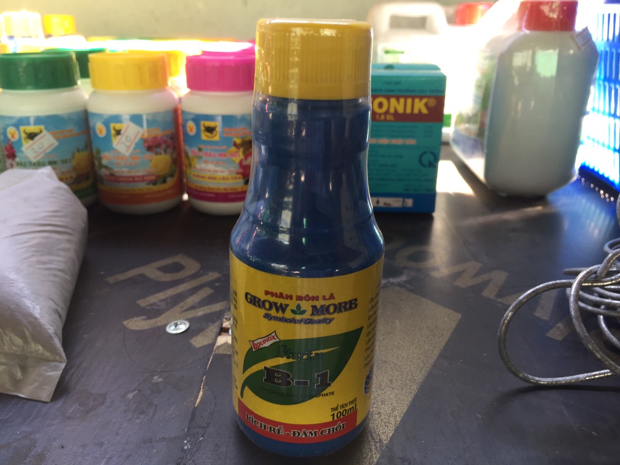 Vitamin B1 điều hòa sinh trưởng cho cây, hoa, lan 100ml