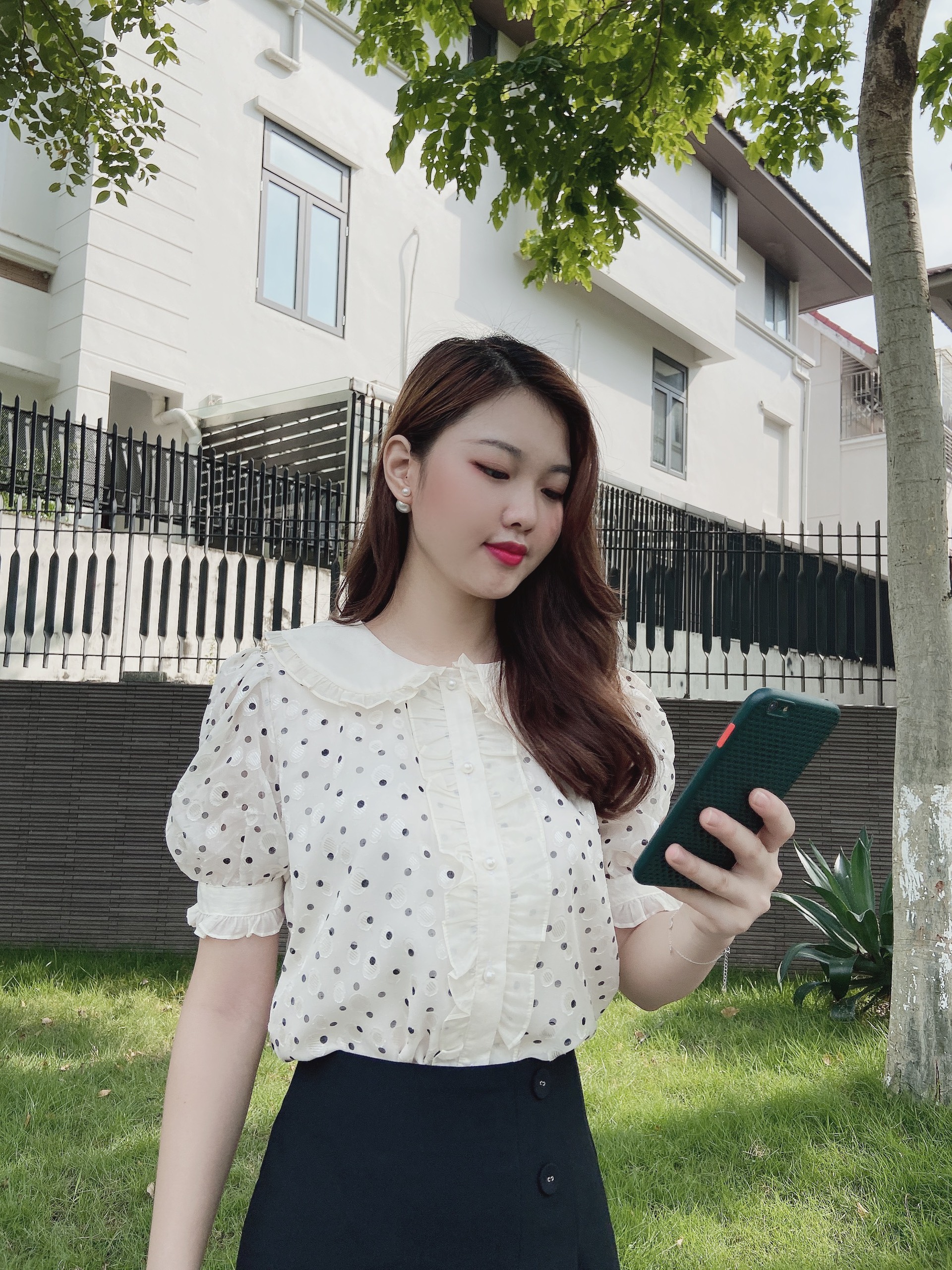 Áo chấm bi nữ