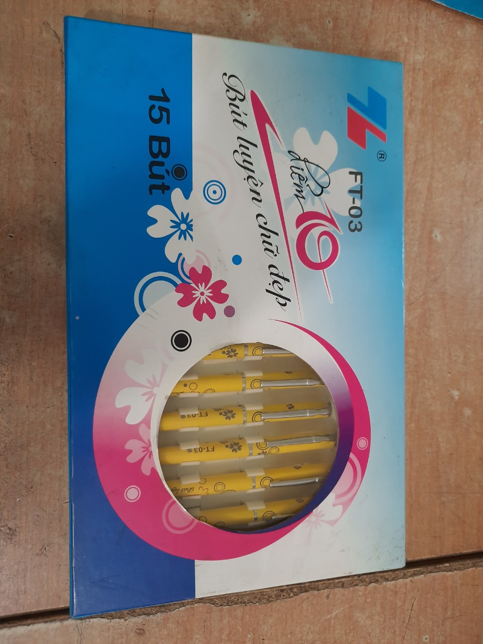 Bút máy học sinh - Bút luyện chữ đẹp Thiên Long FT-03