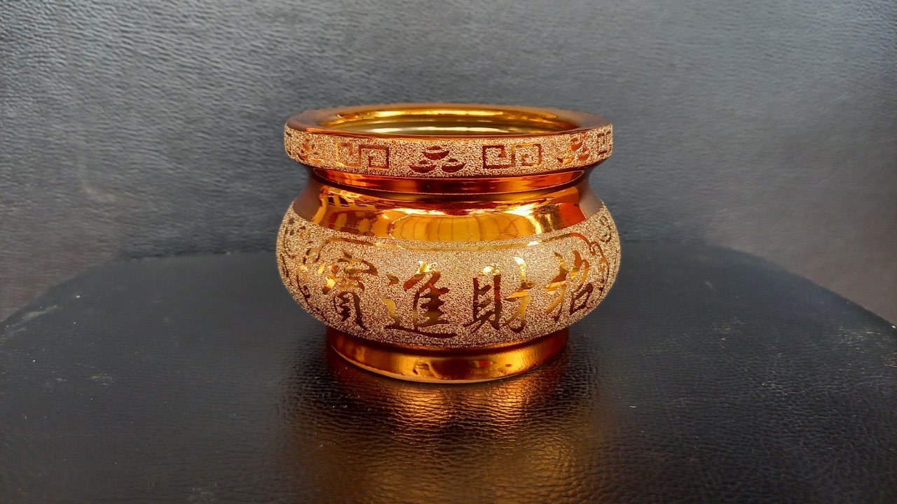 Lư hương thờ cúng kim sa màu vàng ánh kim