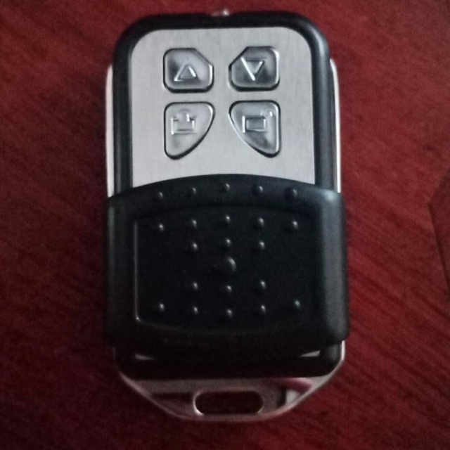 Remote cửa cuốn mã gạt 8 số 433mhz INOX chống nước