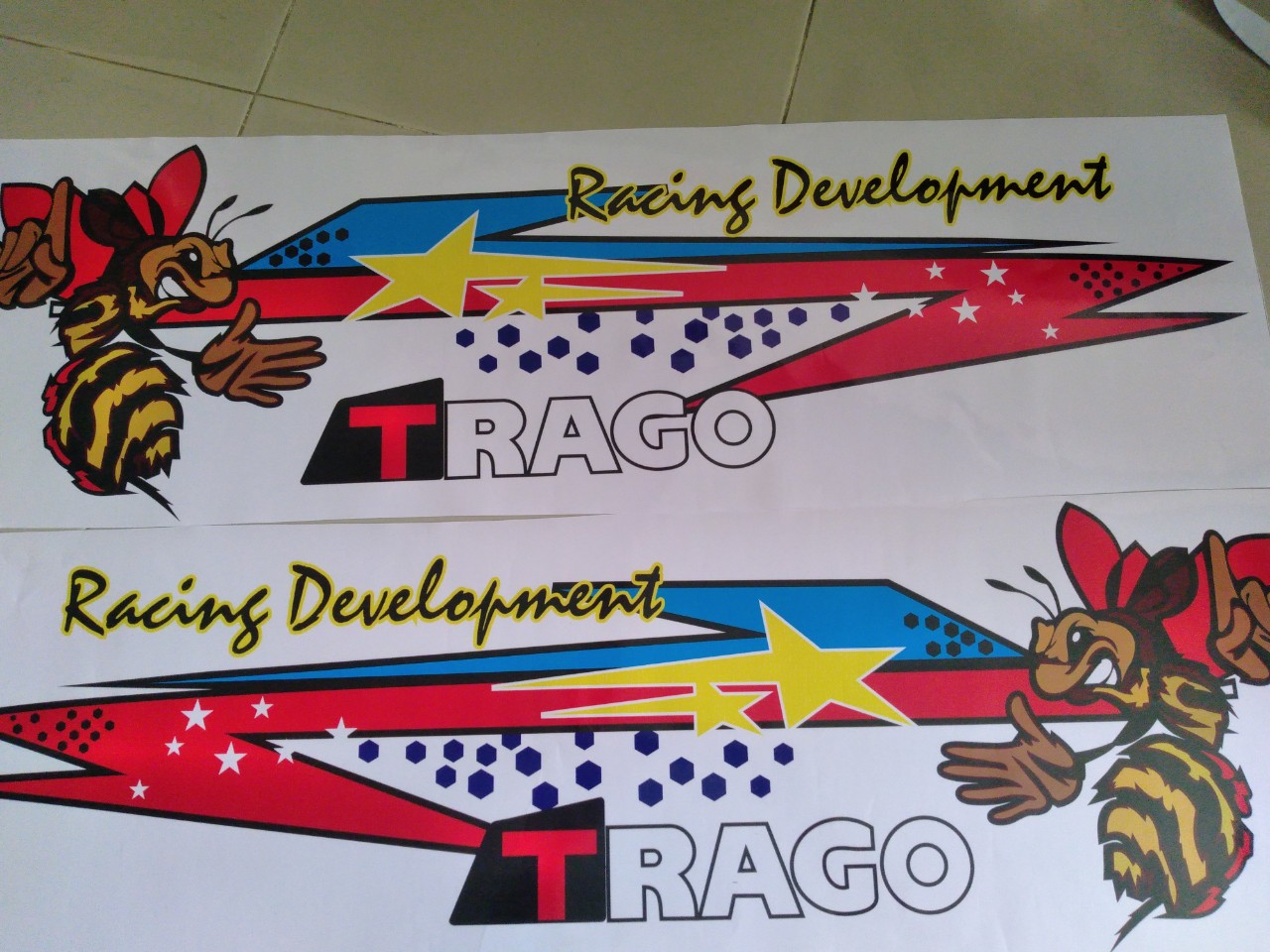 Tem ong TRAGO , tem trang trí xe tải , xe ô tô, tem dán decal xe (1 Bộ = 2 tem)