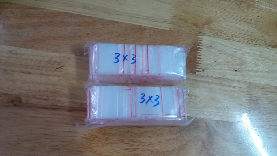 300 chiếc túi zip nhỏ 3x3cm loại đẹp dày dặn, đựng trang sức, đá quý  giá 90k/300 cái