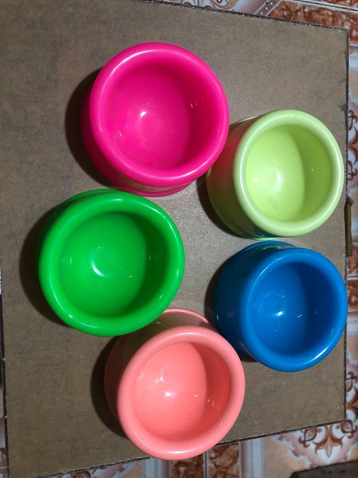 [HCM]Chén nhựa đựng thức ăn cho thú nhỏ chống lật .