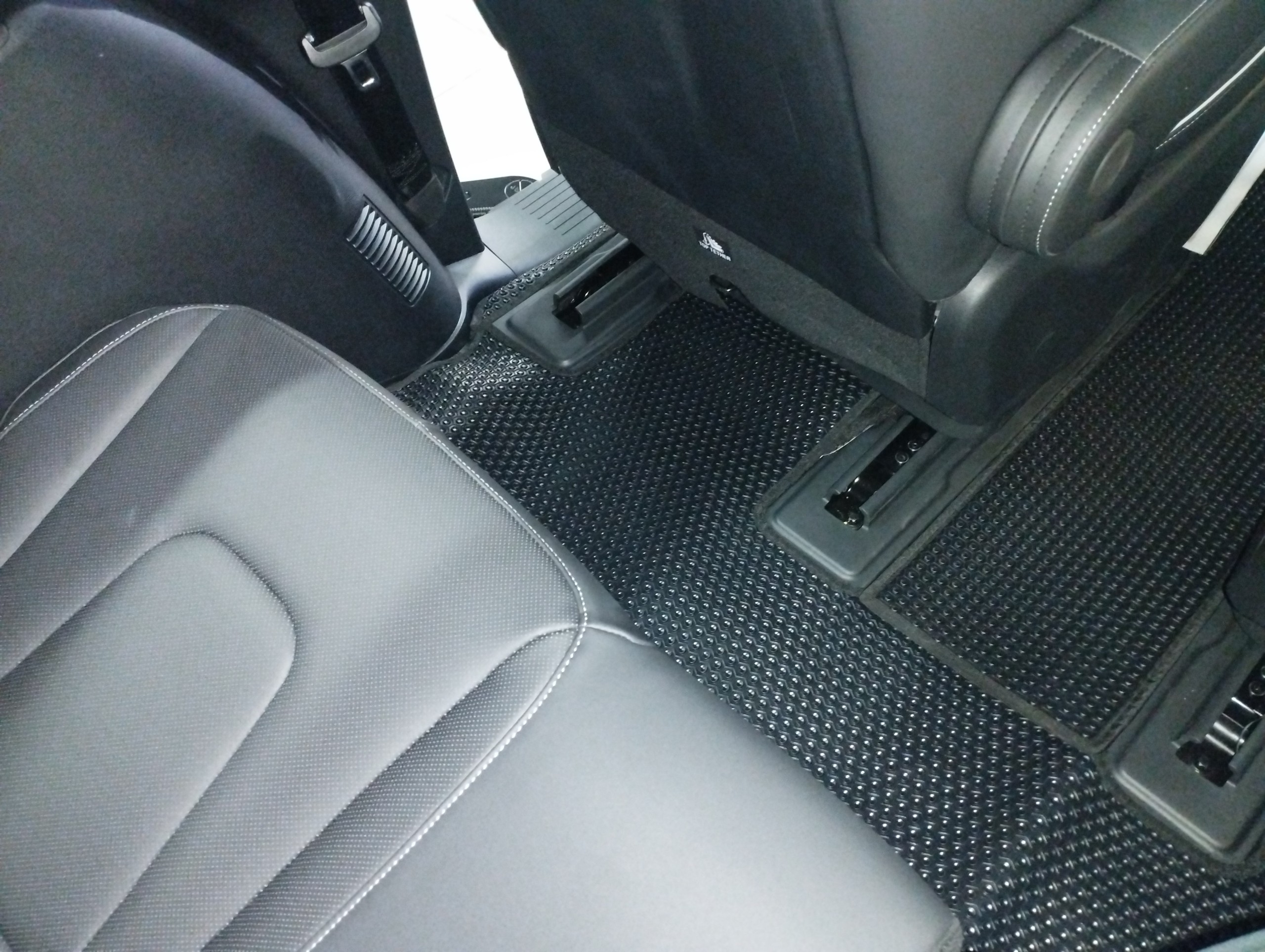 Thảm lót sàn KATA cho xe Hyundai Custin- Hàng chính hãng không mùi