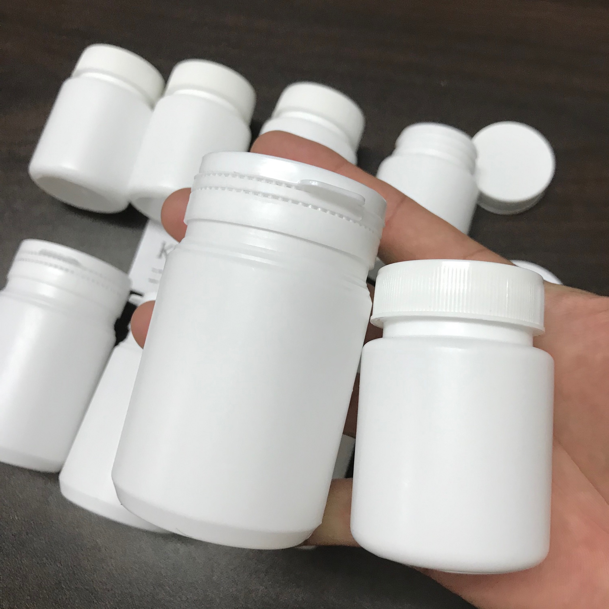 5 Hủ nhựa trắng đục 50gr/100gr nắp garanti , nắp vặn - combo 5 chai lọ trắng 50gr/100gr - chai hủ màu trắng đục - chai hủ nắp vặn