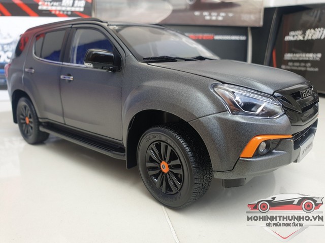 Xe mô hình Isuzu MU-X, tỉ lệ 1:18