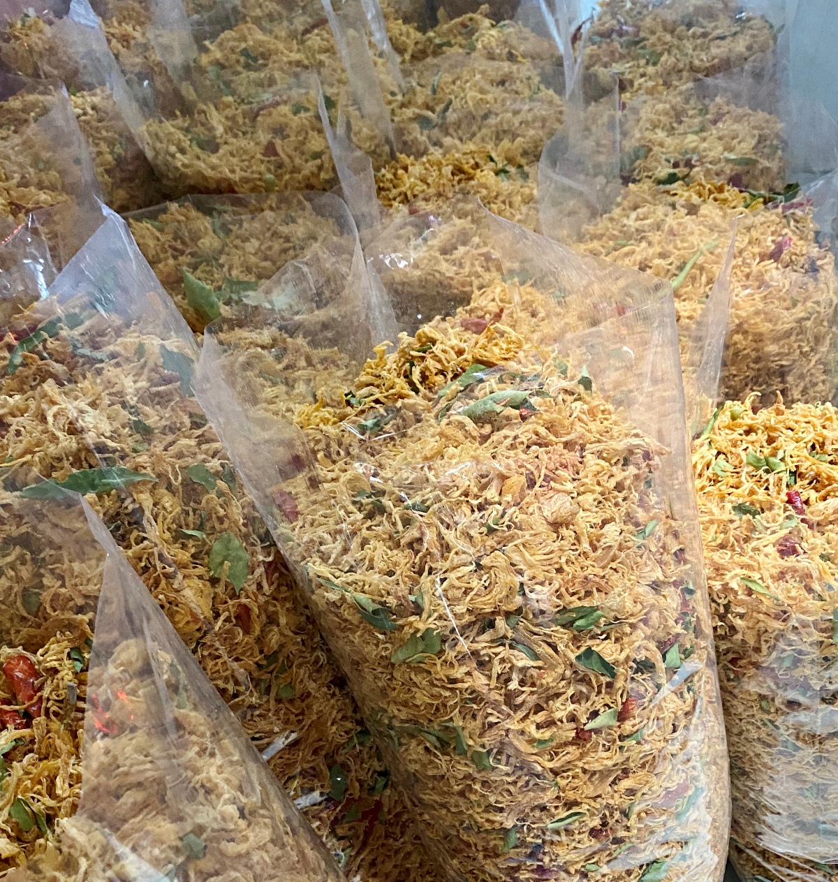 [HCM] 5Kg Khô gà lá chanh cay Lày Hòa(10 TÚI Zipper 500g) chế biến từ những nguyên liệu tươi mới đảm bảo vệ sinh an toàn thực phẩm