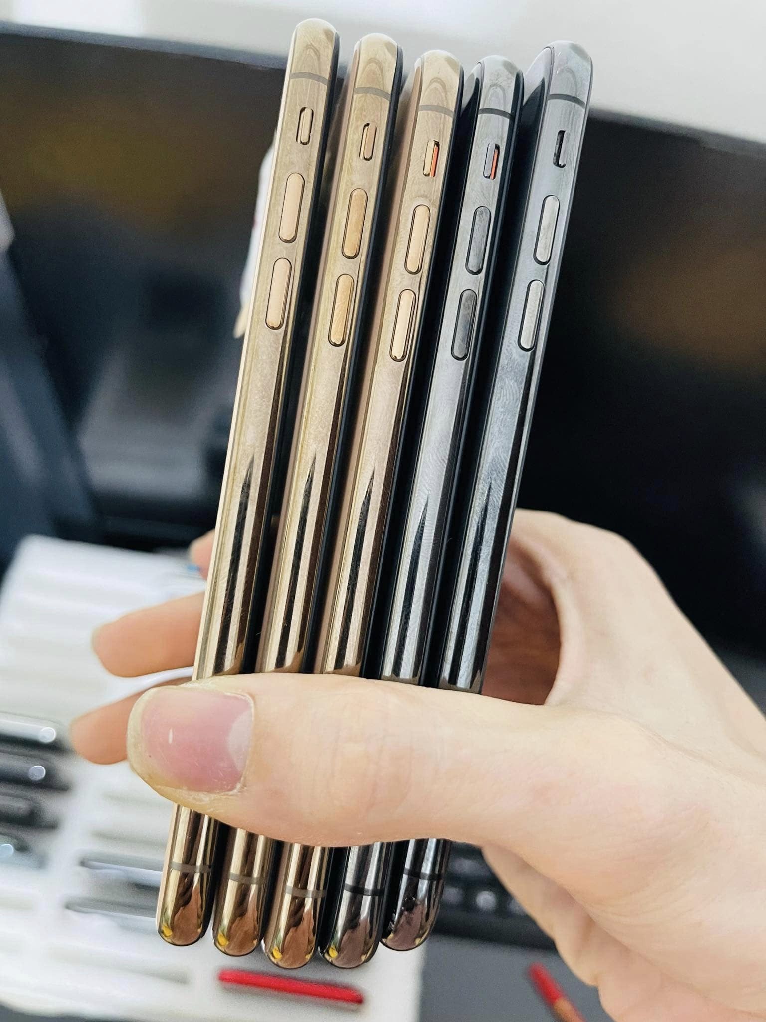 Điện thoại xs-64/256gb quốc tế, full face id. bảo hành 12 tháng