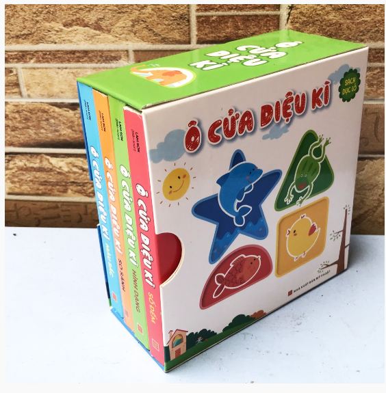 Sách đục lỗ: ô cửa diệu kì