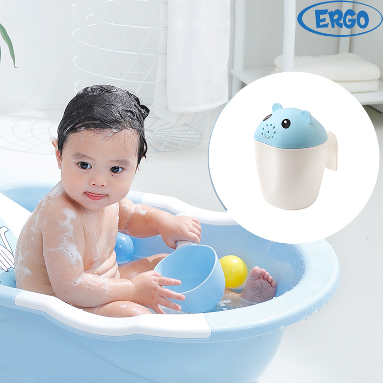 Ca tắm - gáo tắm Ergo cho bé hình gấu dễ thương chất liệu nhựa nguyên sinh cao cấp