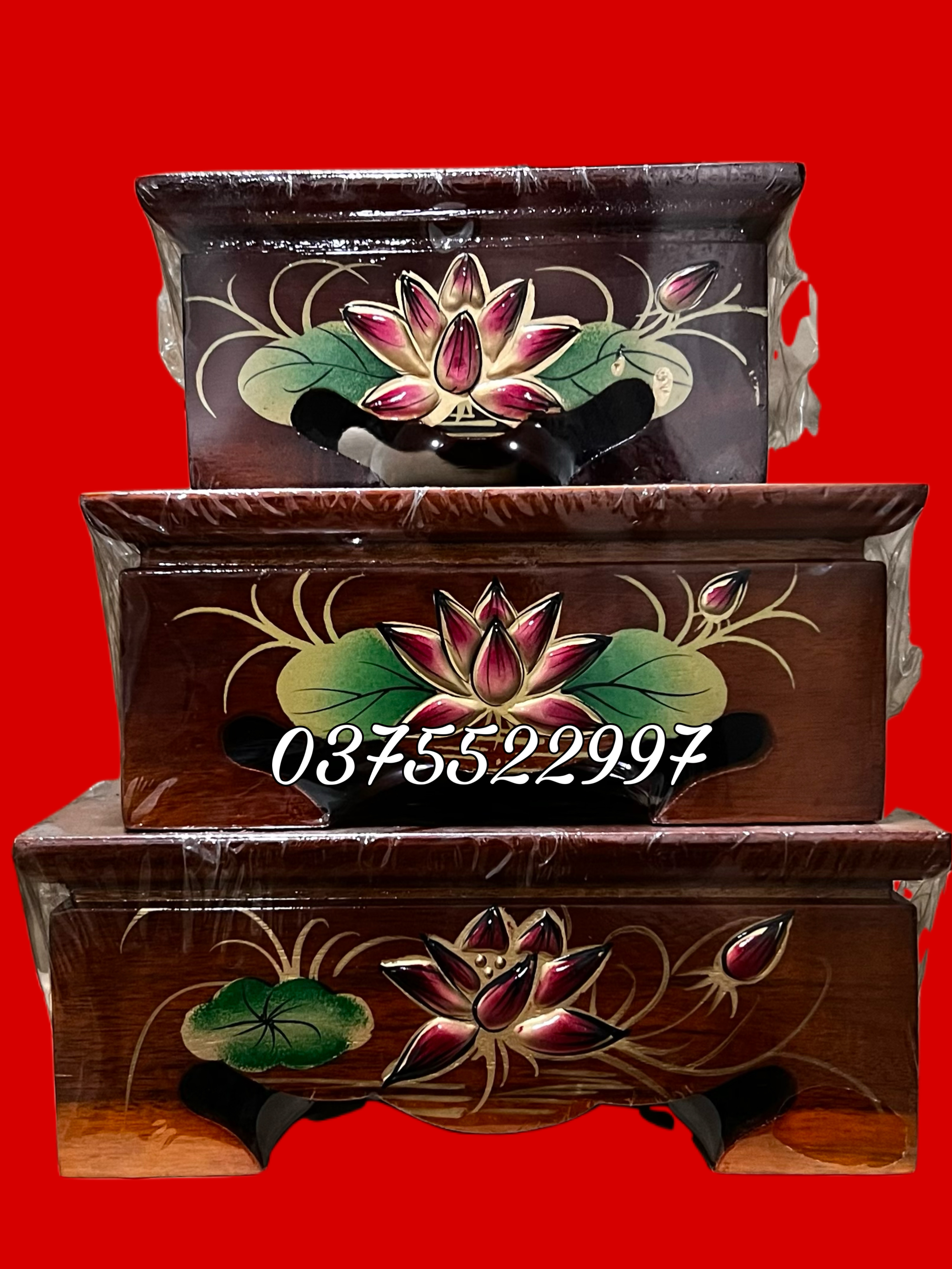 Đôn gỗ chữ nhật hình hoa sen, đặt tượng thờ cúng, kê bát hương