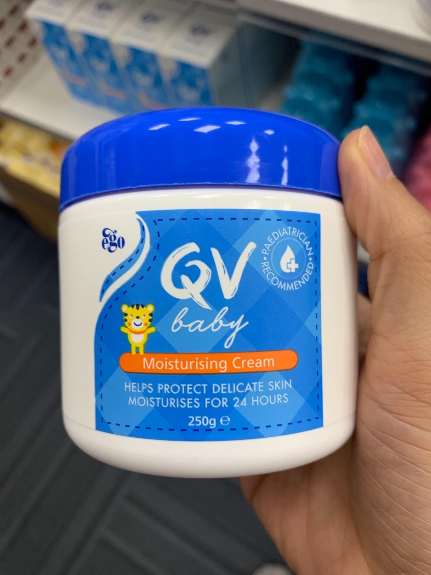 Kem dưỡng ẩm qv cho bé 250gr