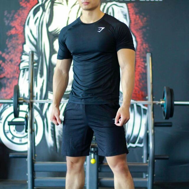 Áo thun gymshark là Áo thun thể thao nam chất vải thun lạnh cõ giãn tốt thoáng mát và thoải mái |ursport