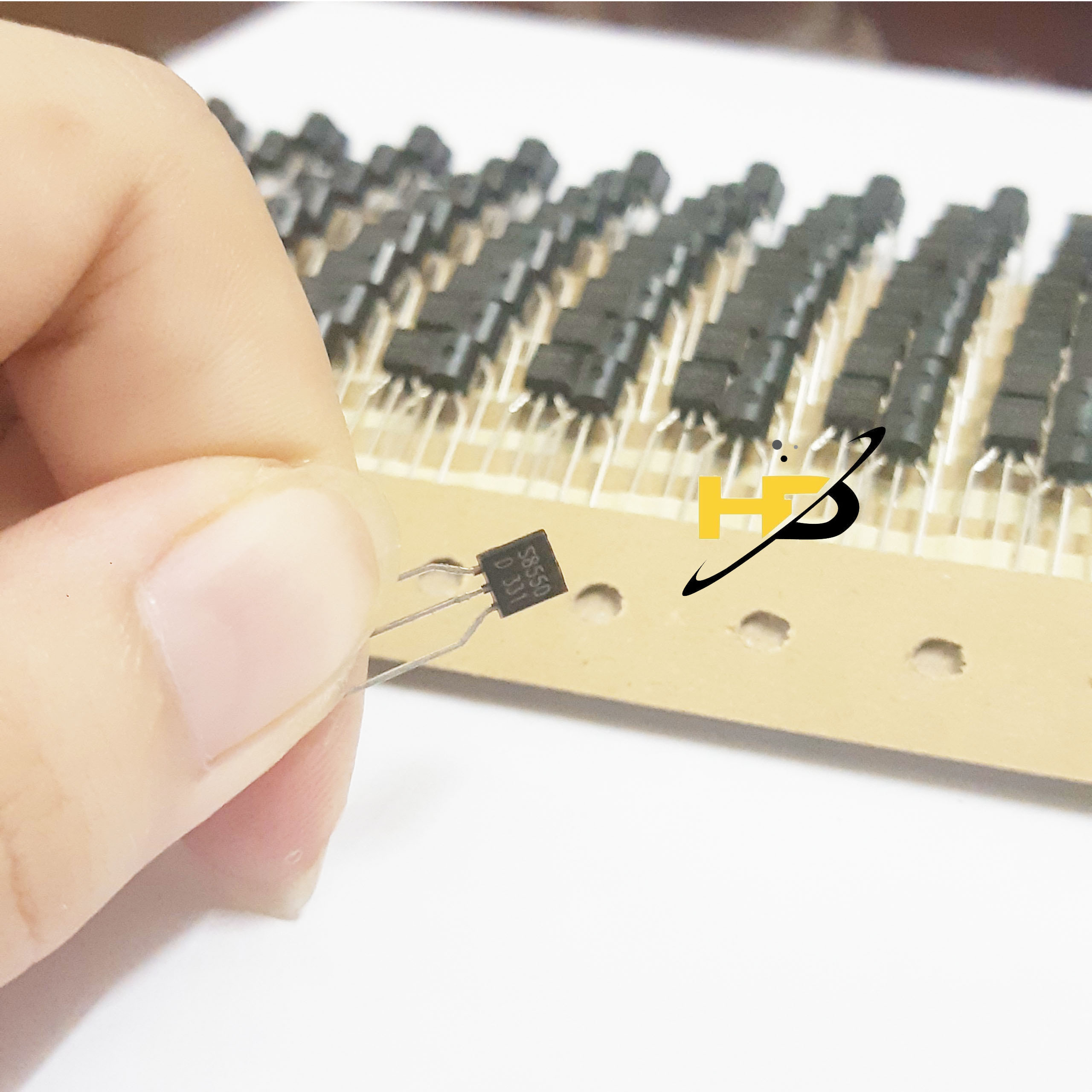 Linh Kiện Điện Tử, Combo 20 Con Transitor S8550 Dạng Dây