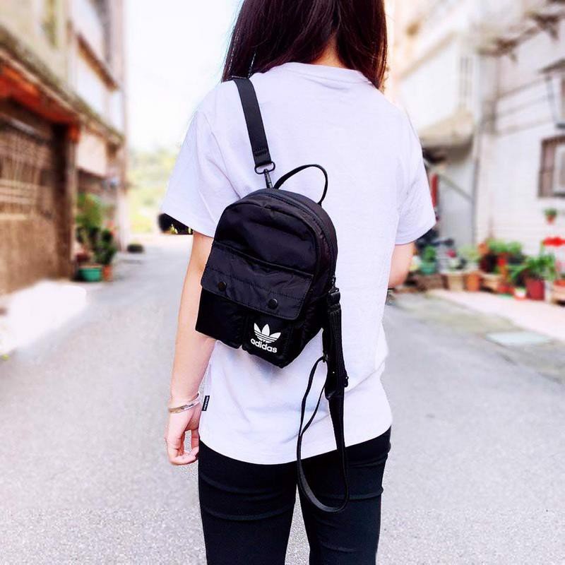 Balo Mini Adidas DV0209 Chất Polyester Chống Thấm 2 Lớp Cực Tốt Balo Nhiều Ngăn Tiện Lợi Bảo Hành Trọn Đời